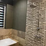 Luxury فيلة