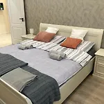 Luxury فيلة